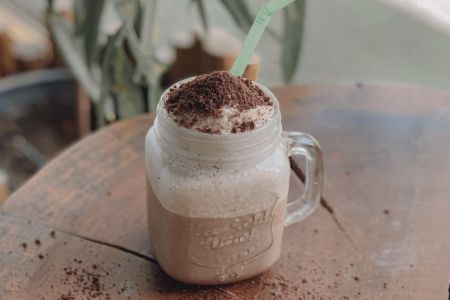 Frappuçino şokoladly köke bölejikli