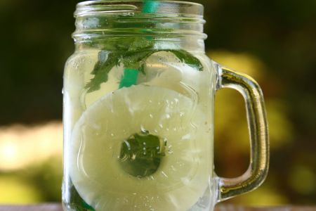 Ananasly limonad