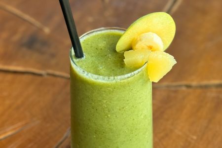 Smuzi alma, ananas, sitrus & banan