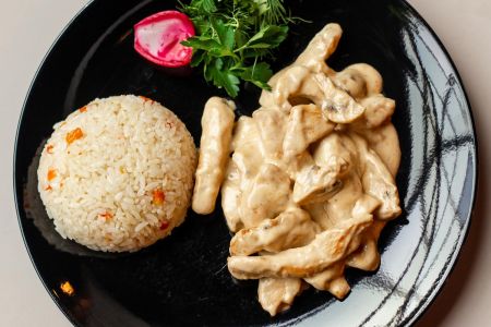 Chicken in Creamy Mushroom Sauce